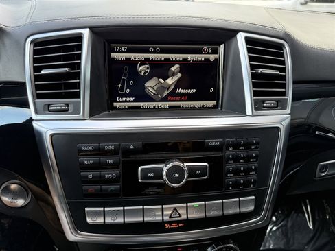 Used 2016 Mercedes-Benz GL 63 AMG 4MATIC image 29