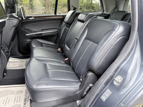 Used 2011 Mercedes-Benz GL 450 GL 450 4MATIC AWD 4dr SUV image 3