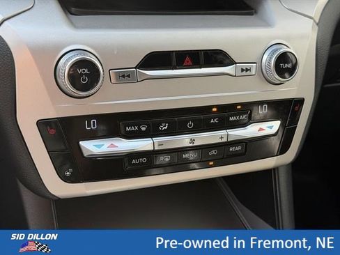 Used 2021 Ford Explorer XLT w/ Equipment Group 202A AWD/4WD image 12