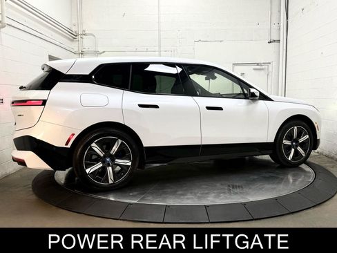 Used 2024 BMW iX xDrive50 w/ Premium Package AWD/4WD image 9