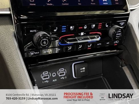 New 2025 Jeep Grand Cherokee Limited w/ Luxury Tech Group II AWD/4WD image 28