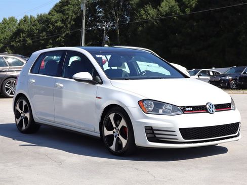 Used 2016 Volkswagen GTI SE FWD image 9