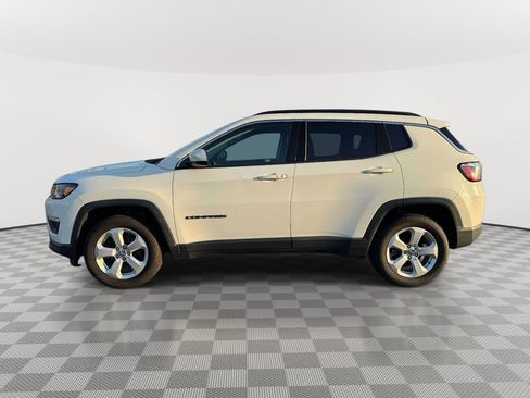Used 2018 Jeep Compass Latitude w/ Popular Equipment Group AWD/4WD image 4