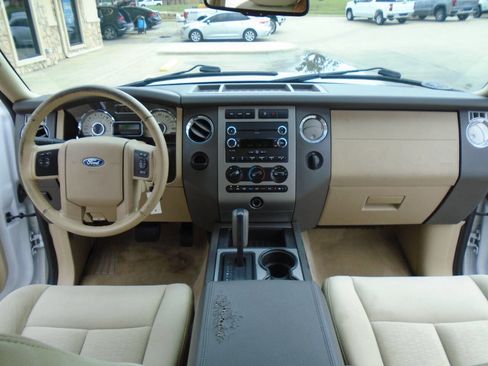 Used 2013 Ford Expedition XLT RWD image 15
