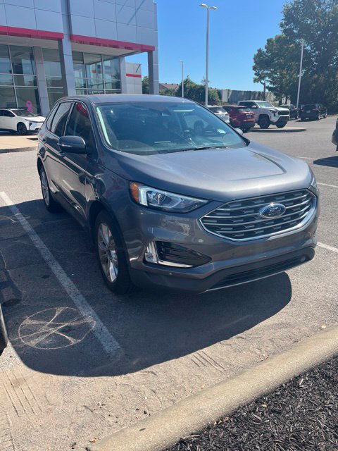 Used 2022 Ford Edge Titanium AWD/4WD image 2