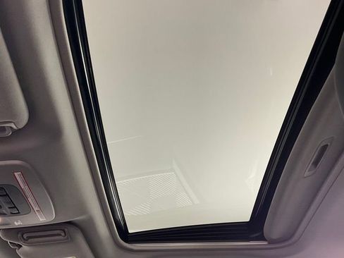 Used 2022 Toyota Camry SE image 23