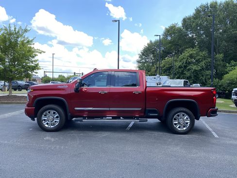 Used 2024 Chevrolet Silverado 2500 High Country w/ High Country Premium Package image 6
