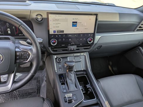 Used 2024 Lexus GX 550 w/ Accessory Package (Z1) AWD/4WD image 22