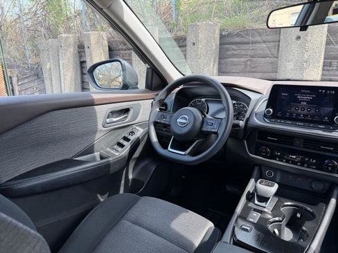 Used 2023 Nissan Rogue SV FWD image 15