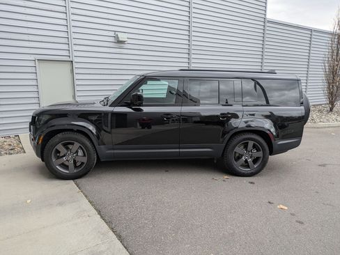 Used 2025 Land Rover Defender 130 S image 2