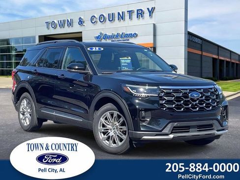 Certified 2025 Ford Explorer Platinum RWD image 1
