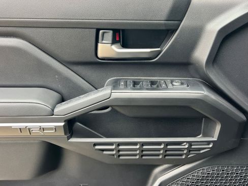 New 2025 Toyota Tacoma TRD Off-Road AWD/4WD image 12