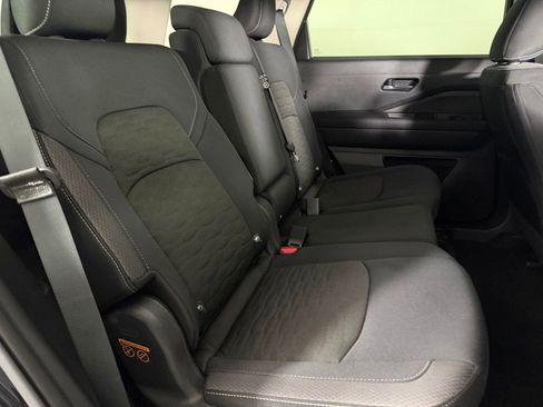 Used 2025 Nissan Pathfinder SV FWD image 29