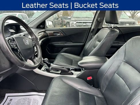 Used 2017 Honda Accord Touring image 9