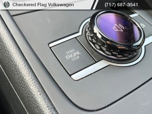 Used 2025 Volkswagen Tiguan SE R-Line AWD/4WD image 45
