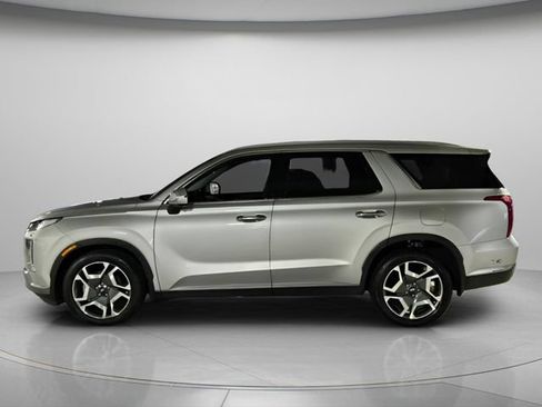 Used 2025 Hyundai Palisade SEL FWD image 3