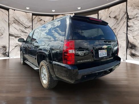 Used 2009 Chevrolet Suburban LT w/ Suspension Package, Off-Road image 8