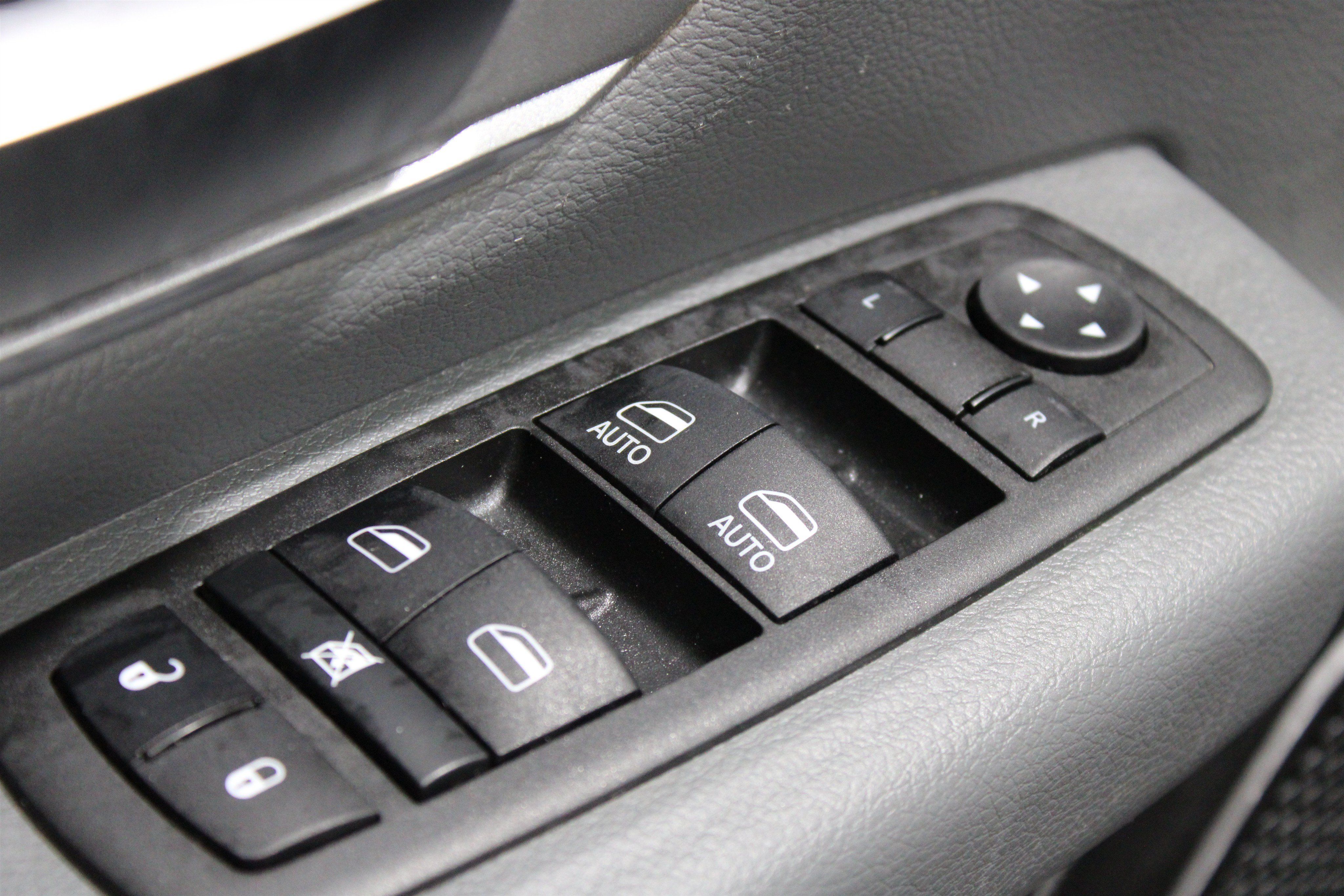 Used 2022 RAM 1500 Big Horn AWD/4WD image 4