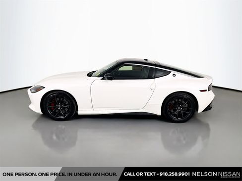 Certified 2025 Nissan Z Performance w/ Floor Mat Package image 8