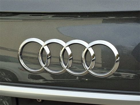 Certified 2025 Audi Q5 2.0T Premium Plus w/ Premium Plus Package image 29