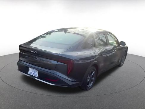 Used 2025 Kia K4 LXS image 12