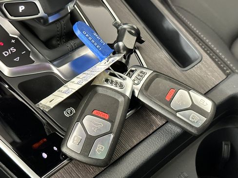 Used 2023 Audi Q5 2.0T Premium w/ Convenience Package image 23