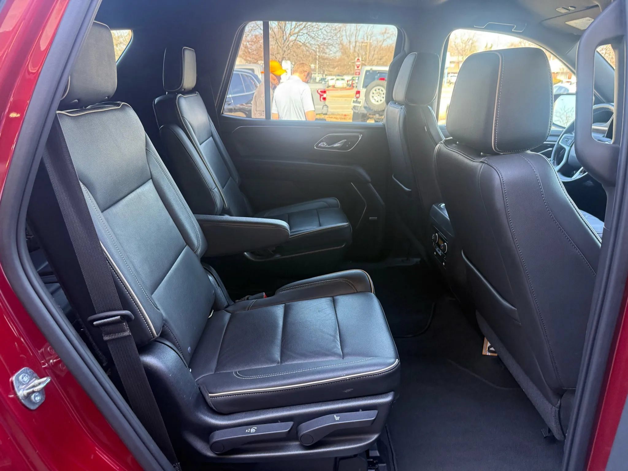 Used 2021 Chevrolet Tahoe Premier AWD/4WD image 39