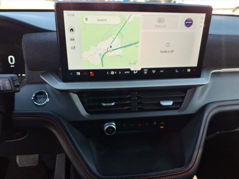 Used 2025 Ford Explorer ST-Line image 18