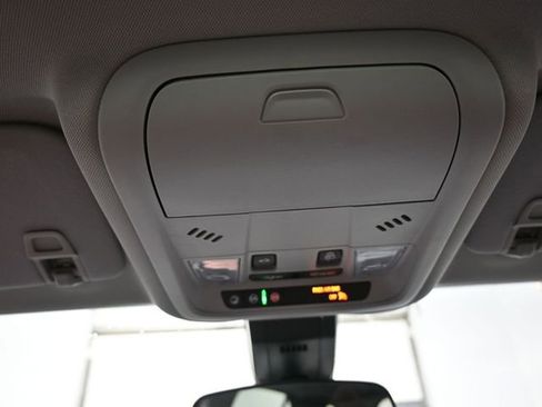 Used 2022 Chevrolet Equinox LT FWD image 12