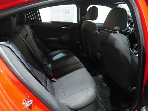 Used 2019 Chevrolet Cruze LT w/ Convenience Package FWD image 14