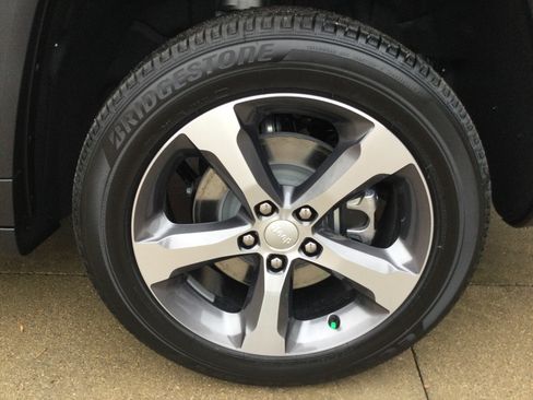 New 2025 Jeep Grand Cherokee L Limited image 5