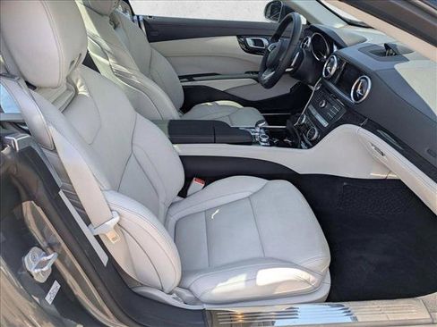 Used 2017 Mercedes-Benz SL 550 image 18