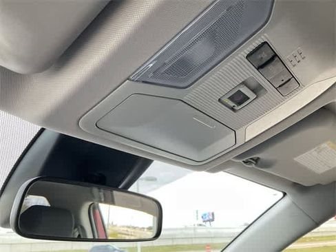 Used 2025 Toyota RAV4 LE image 25