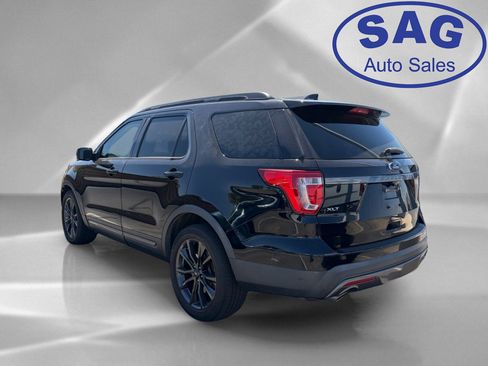 Used 2017 Ford Explorer XLT w/ Equipment Group 202A FWD image 4
