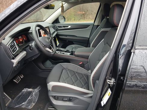 New 2026 Volkswagen Atlas Peak Edition AWD/4WD image 9