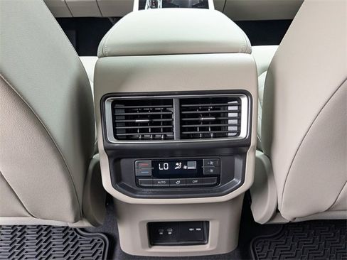 New 2026 Volkswagen Atlas SE image 16