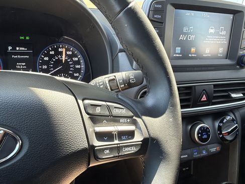 Used 2020 Hyundai Kona SEL Plus w/ Cargo Package FWD image 31