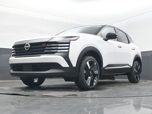 New 2026 Nissan Kicks SR w/ SR Premium Package image 25