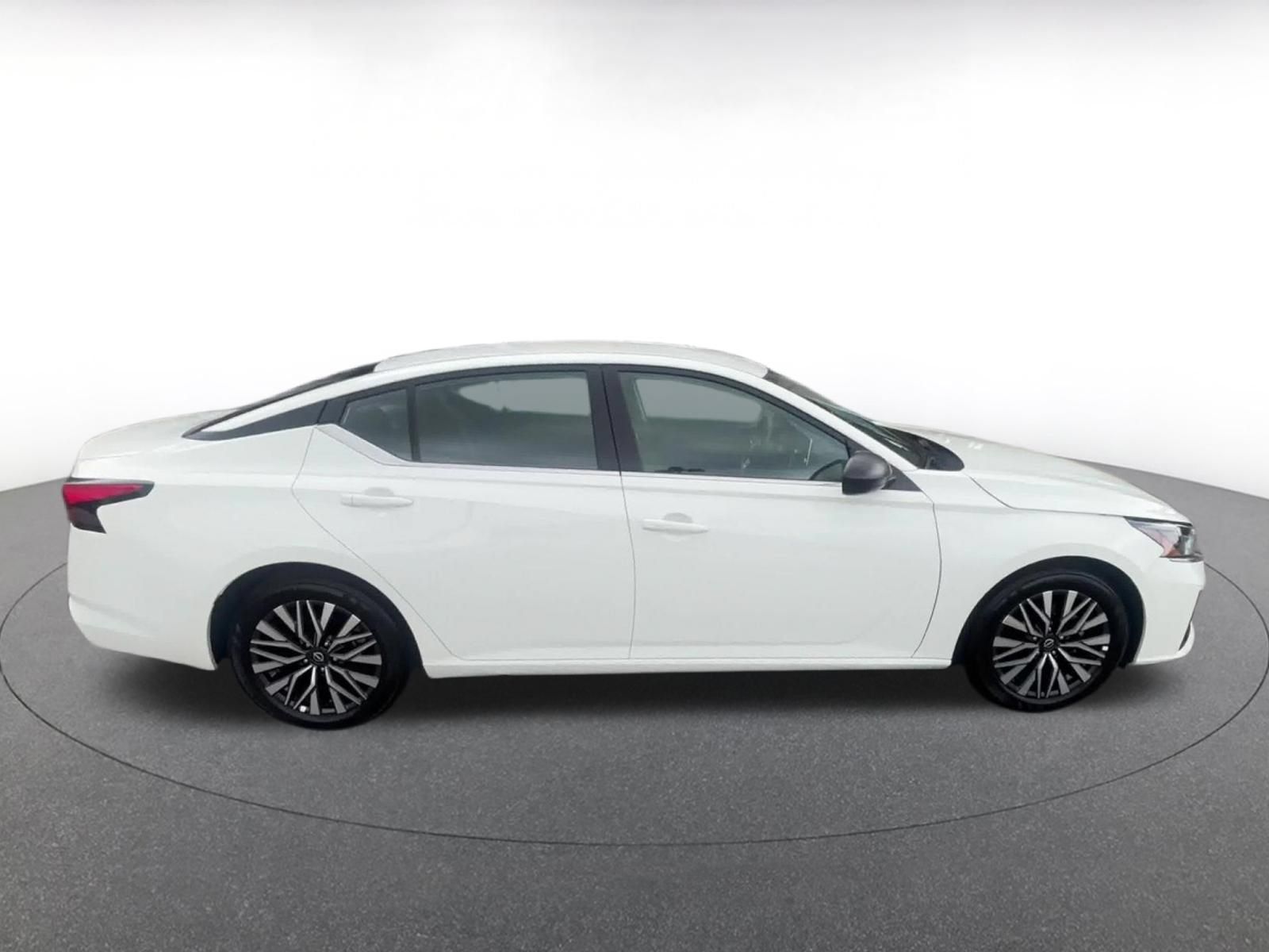 Used 2026 Nissan Altima 2.5 SV FWD image 15
