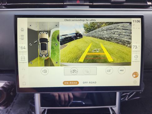 Used 2025 Land Rover Range Rover SE image 23