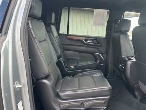 Used 2025 GMC Yukon XL Denali image 32