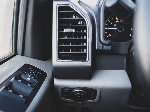 Used 2020 Ford F150 XLT w/ Equipment Group 302A Luxury image 9