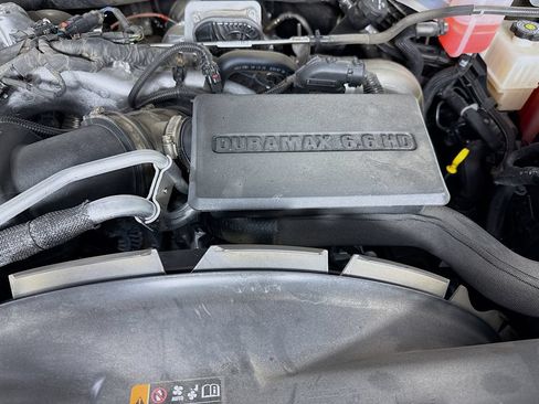 Used 2025 Chevrolet Silverado 2500 ZR2 w/ Technology Package AWD/4WD image 32