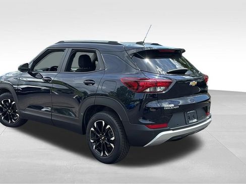 Used 2021 Chevrolet TrailBlazer LT w/ Convenience Package FWD image 5