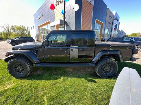 New 2026 Jeep Gladiator Sport AWD/4WD image 3