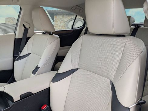 Used 2024 Lexus ES 350 w/ Premium Package image 8