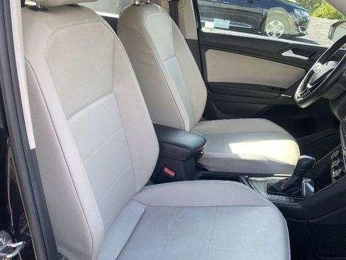 Used 2020 Volkswagen Tiguan SE w/ Panoramic Sunroof Package FWD image 22