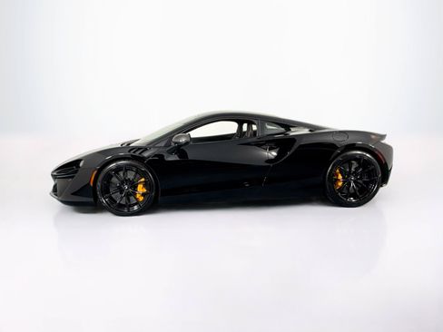 Used 2023 McLaren Artura RWD image 8