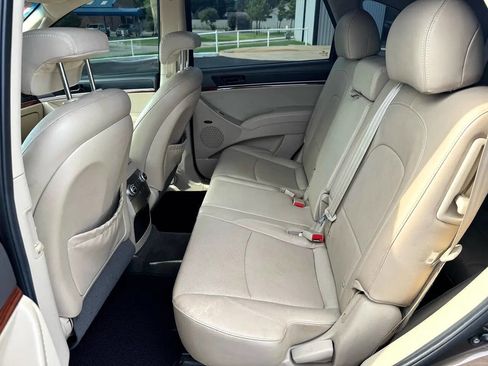 Used 2011 Hyundai Veracruz Limited image 18