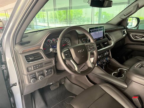 Used 2021 Chevrolet Tahoe Z71 w/ Z71 Signature Package AWD/4WD image 4